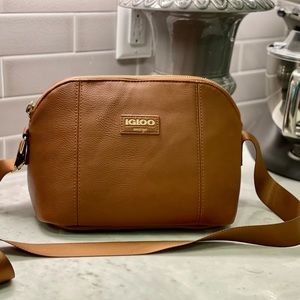 IGLOO Luxe Crossbody Cooler